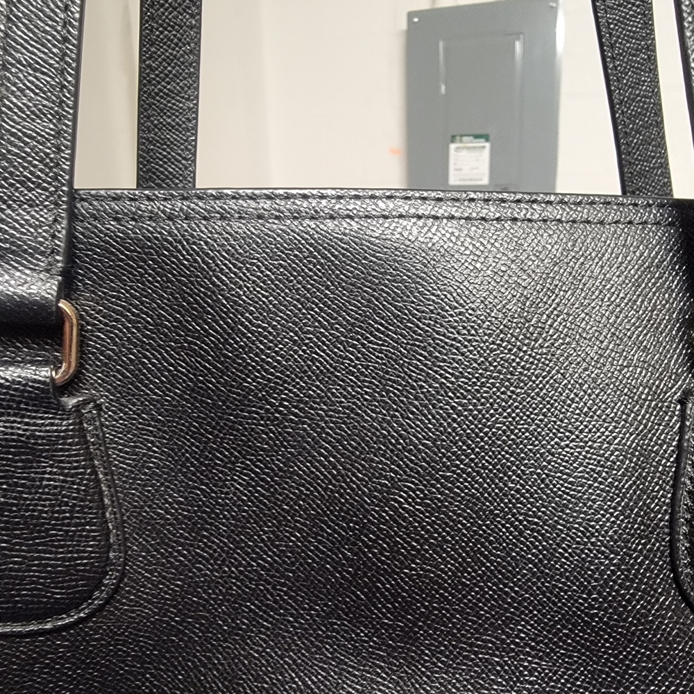 AUTHENTIC 2016 black  leather Coach Baby bag. Has shoulder strap and handles. - Picture 16 of 16